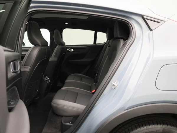Volvo C40 (2023) — foto 2 van 47