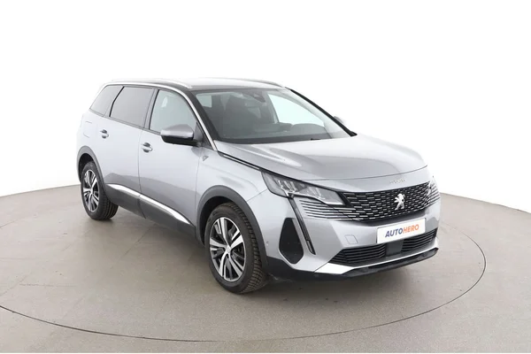 Peugeot 5008 (2021) — foto 14 van 16