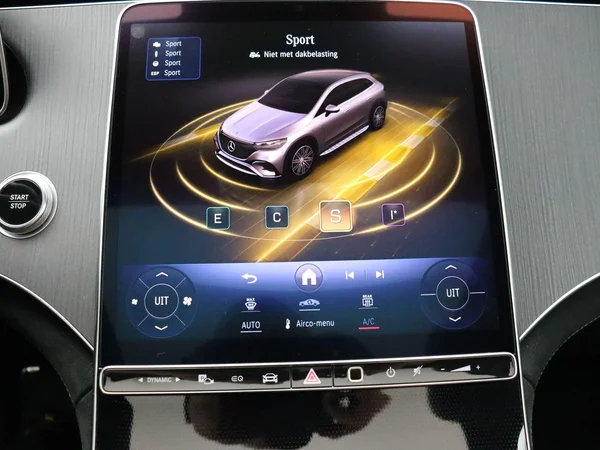 Mercedes-Benz EQE (2025) — foto 14 van 35