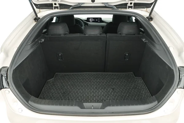 Mazda 3 (2024) — foto 8 van 16