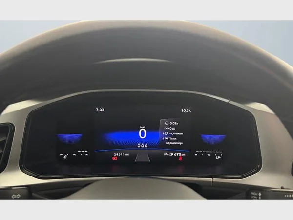 Volkswagen T-Roc (2023) — foto 4 van 15