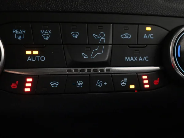Ford Kuga (2022) — foto 16 van 40