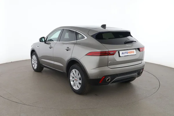 Jaguar E-Pace (2020) — foto 10 van 16