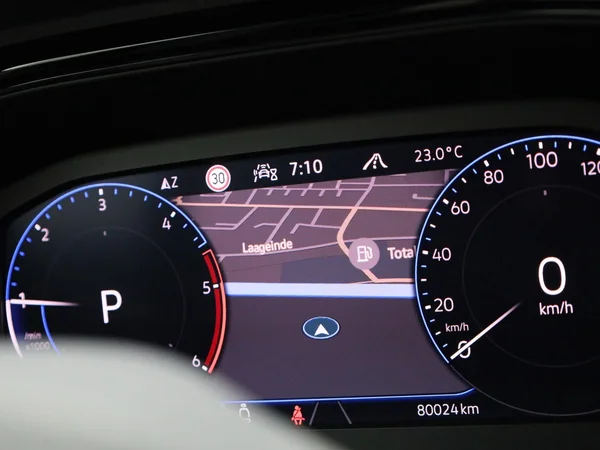 Volkswagen T-Roc (2023) — foto 19 van 48