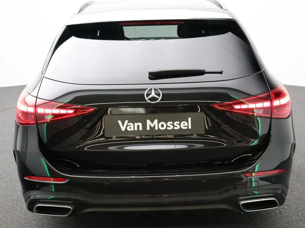 Mercedes-Benz C-Klasse (2023) — foto 20 van 33