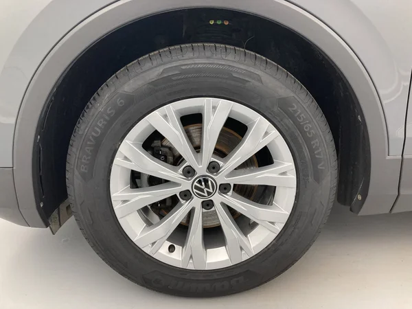 VOLKSWAGEN Tiguan (2022) — foto 25 van 36