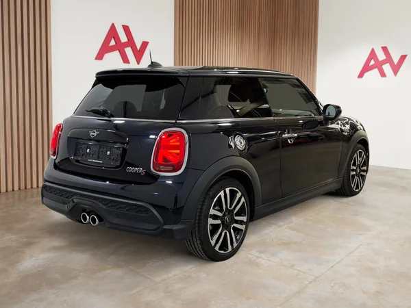 MINI Cooper-S (2023) — foto 24 van 28