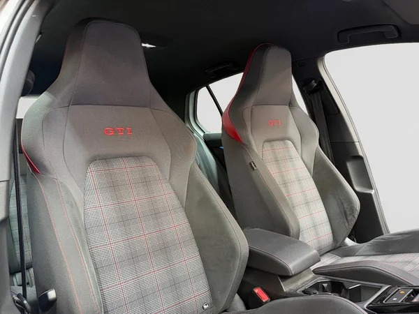 VOLKSWAGEN Golf VIII GTI (2023) — foto 10 van 16