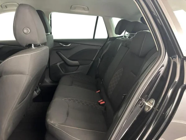 SKODA Kamiq (2021) — foto 8 van 27