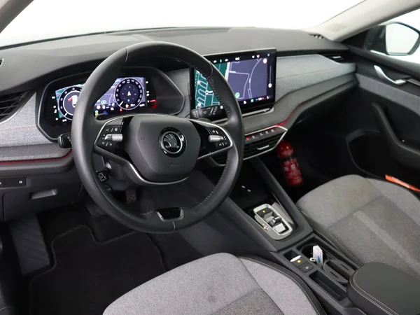 SKODA Octavia Combi (2024) — foto 17 van 18