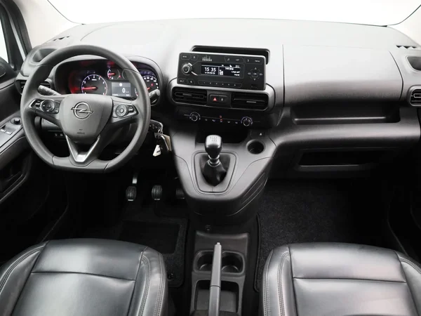 Opel Combo Life (2022) — foto 3 van 34