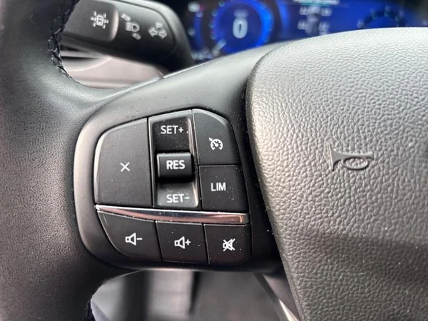 FORD Kuga (2022) — foto 11 van 28