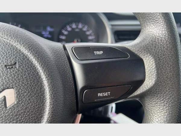 Kia RIO (2022) — foto 10 van 25