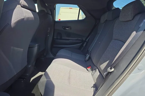 Toyota C-HR Hybrid (HEV) (2026) — foto 13 van 27