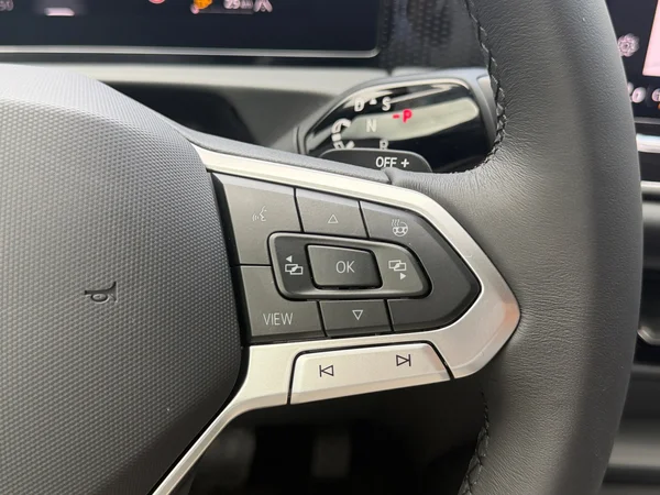 VOLKSWAGEN Tiguan (2026) — foto 6 van 24