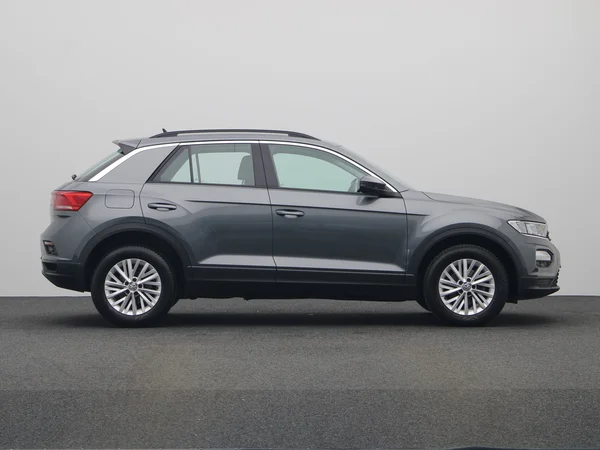 VOLKSWAGEN T-Roc (2019) — foto 12 van 17