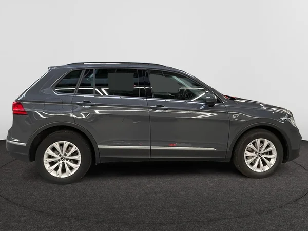 VOLKSWAGEN Tiguan (2022) — foto 23 van 24