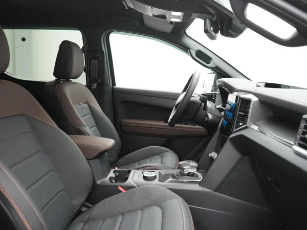 VOLKSWAGEN Amarok Double Cab Dsl (2026) — foto 2 van 30