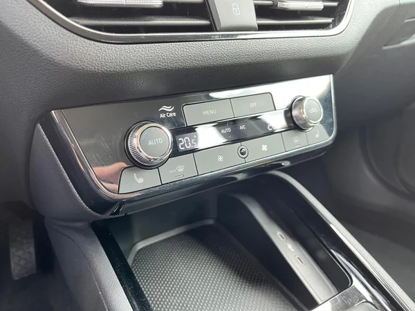 SKODA Kamiq (2024) — foto 7 van 20