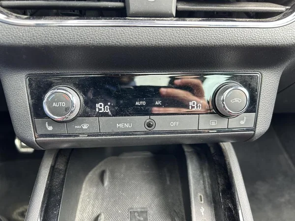SKODA Kamiq (2021) — foto 8 van 32