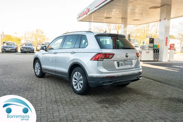 Volkswagen Tiguan (2023) — foto 39 van 43