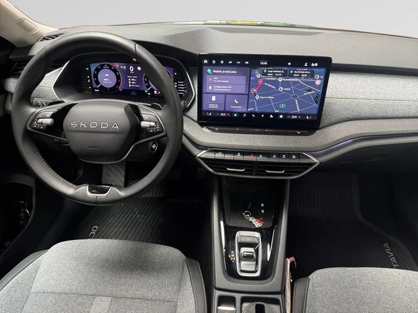 SKODA Octavia Combi (2026) — foto 2 van 24