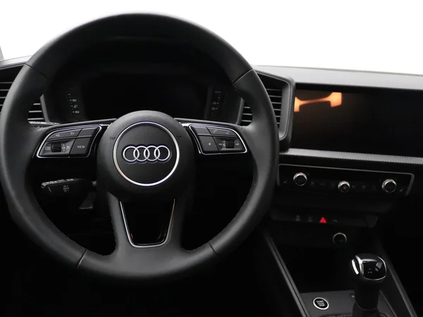AUDI A1 Sportback (2024) — foto 2 van 18