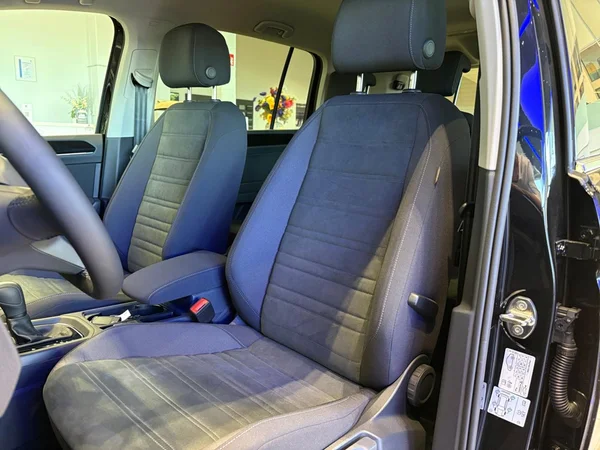 VOLKSWAGEN Touran (2026) — foto 6 van 15