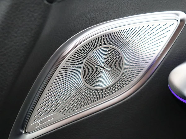 Mercedes-Benz EQE (2023) — foto 16 van 27