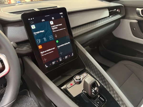 Polestar 2 (2024) — foto 9 van 30