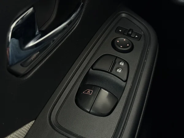 NISSAN Micra (2018) — foto 17 van 24