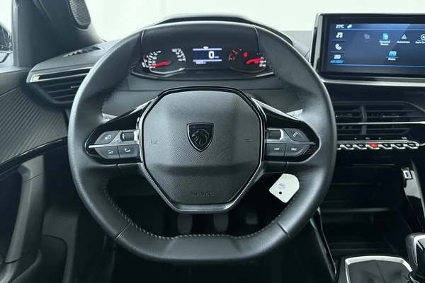 Peugeot 2008 (2025) — foto 2 van 16