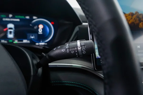 BYD Seal U PHEV (2024) — foto 13 van 45