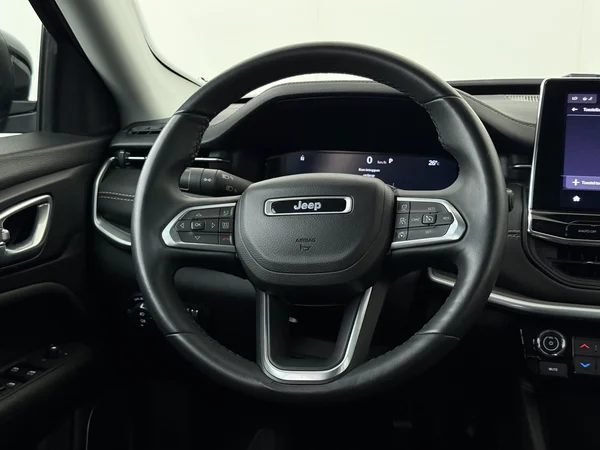 JEEP Compass (2024) — foto 14 van 29