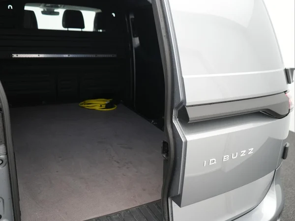 VOLKSWAGEN ID.Buzz (2025) — foto 8 van 44