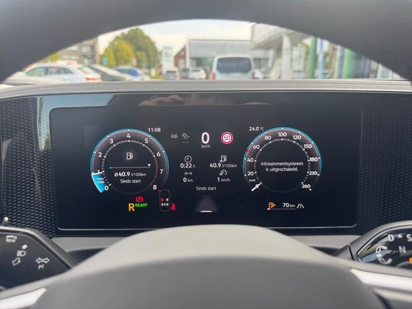VOLKSWAGEN Tiguan (2026) — foto 18 van 22