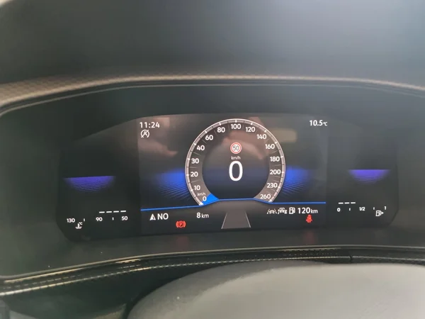 VOLKSWAGEN T-Cross (2024) — foto 2 van 19
