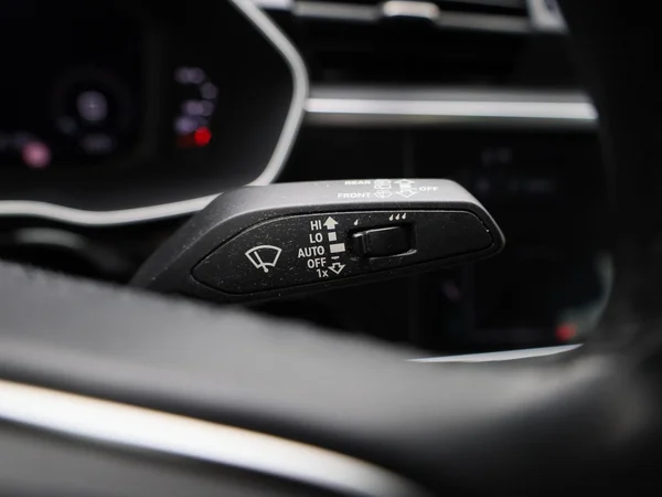 Audi Q3 (2022) — foto 13 van 38