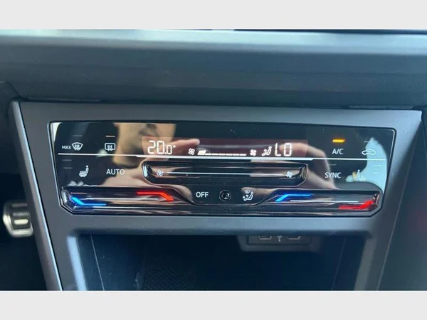 Volkswagen Taigo (2023) — foto 11 van 21