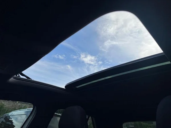 VOLKSWAGEN T-Roc (2018) — foto 19 van 31