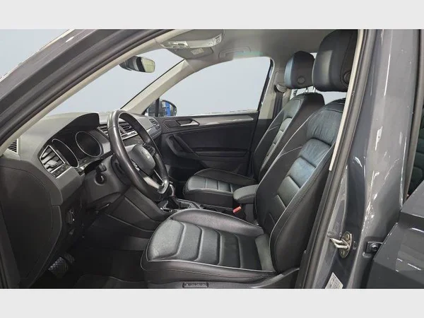 Volkswagen Tiguan (2021) — foto 2 van 30