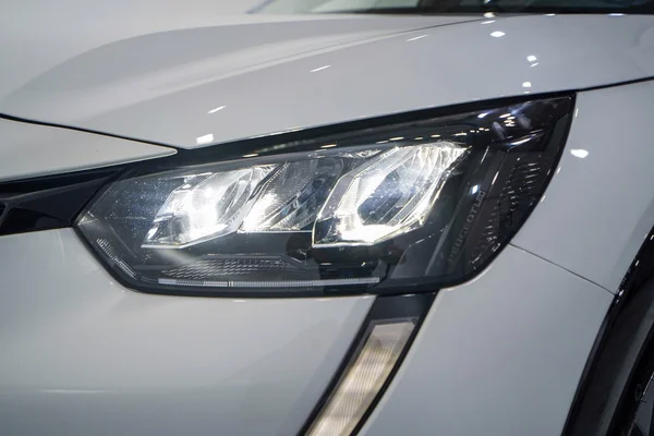 Peugeot E-208 (2021) — foto 50 van 51