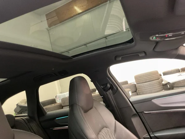 AUDI A6 Avant PHEV (2025) — foto 13 van 23