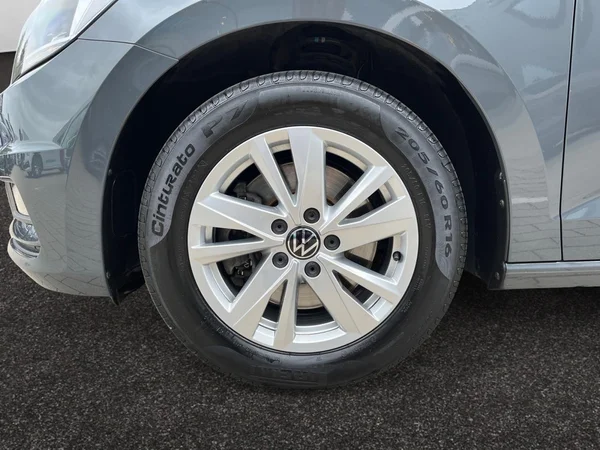 VOLKSWAGEN Touran (2025) — foto 14 van 22