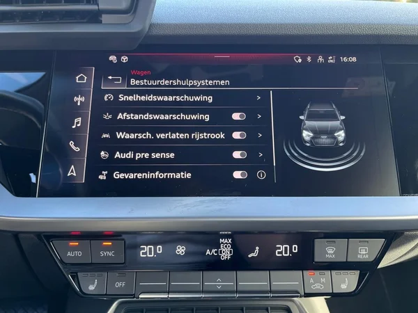 AUDI A3 Sportback (2024) — foto 6 van 21