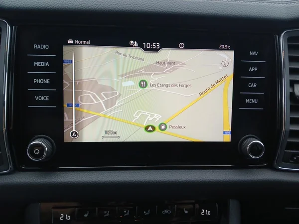SKODA Kodiaq Dsl (2022) — foto 2 van 20