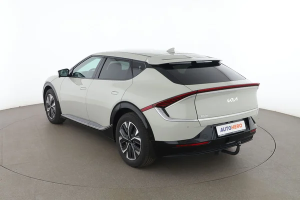 Kia EV6 (2023) — foto 10 van 16