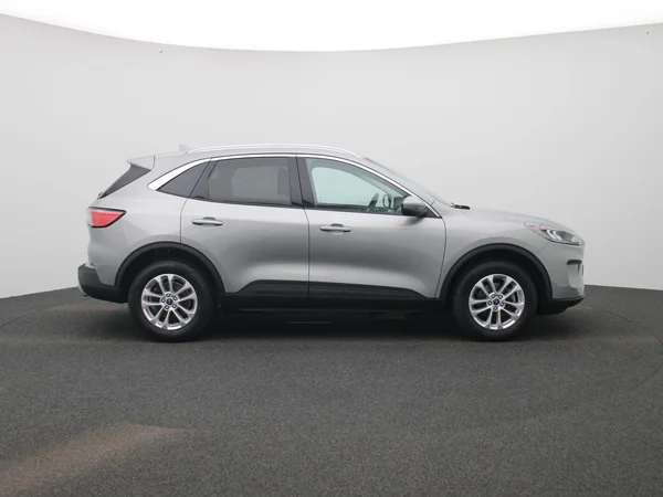 Ford Kuga (2022) — foto 38 van 40