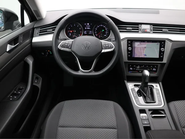 VOLKSWAGEN Passat SW (2021) — foto 10 van 19
