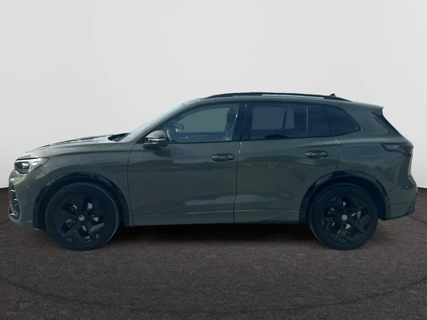 VOLKSWAGEN Tiguan (2025) — foto 9 van 17